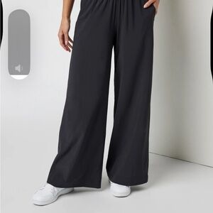 Vuori Villa Wide-Leg Pant